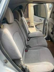A picture of 2006 Nissan Tino Car Bus