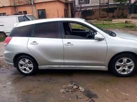A picture of Toyota matrix 2004