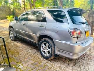 A picture of TOYOTA HARRIER OLD MODEL