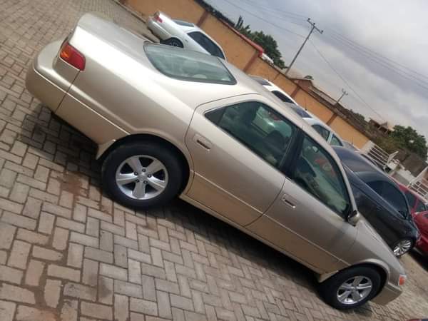 A picture of Toks standard Extremely Clean 2002 camry LE Buy and drive