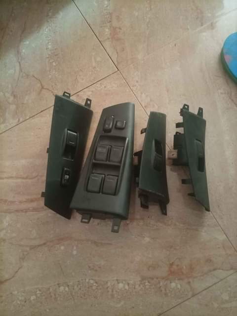 A picture of Corolla Complete Door Switch 03 07