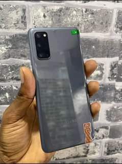 A picture of Samsung galaxy S20 5G at 680k. With 128gb and 12gb