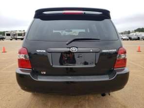 A picture of Tokunbo vehicle Toyota highlander 2006 Vehicle price 3 5million Is