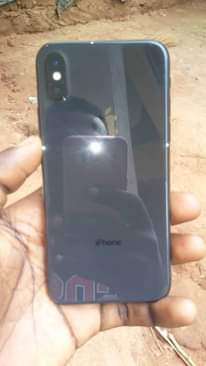 A picture of Iphone X