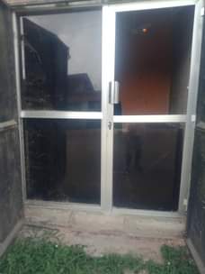 A picture of Mlango wa kioo