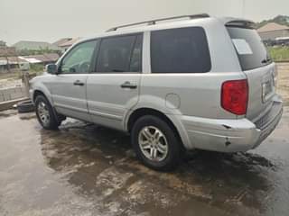 A picture of Sharp Honda pilot 2008 First body Fuel economical best in