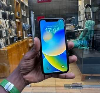 A picture of iPhone XR