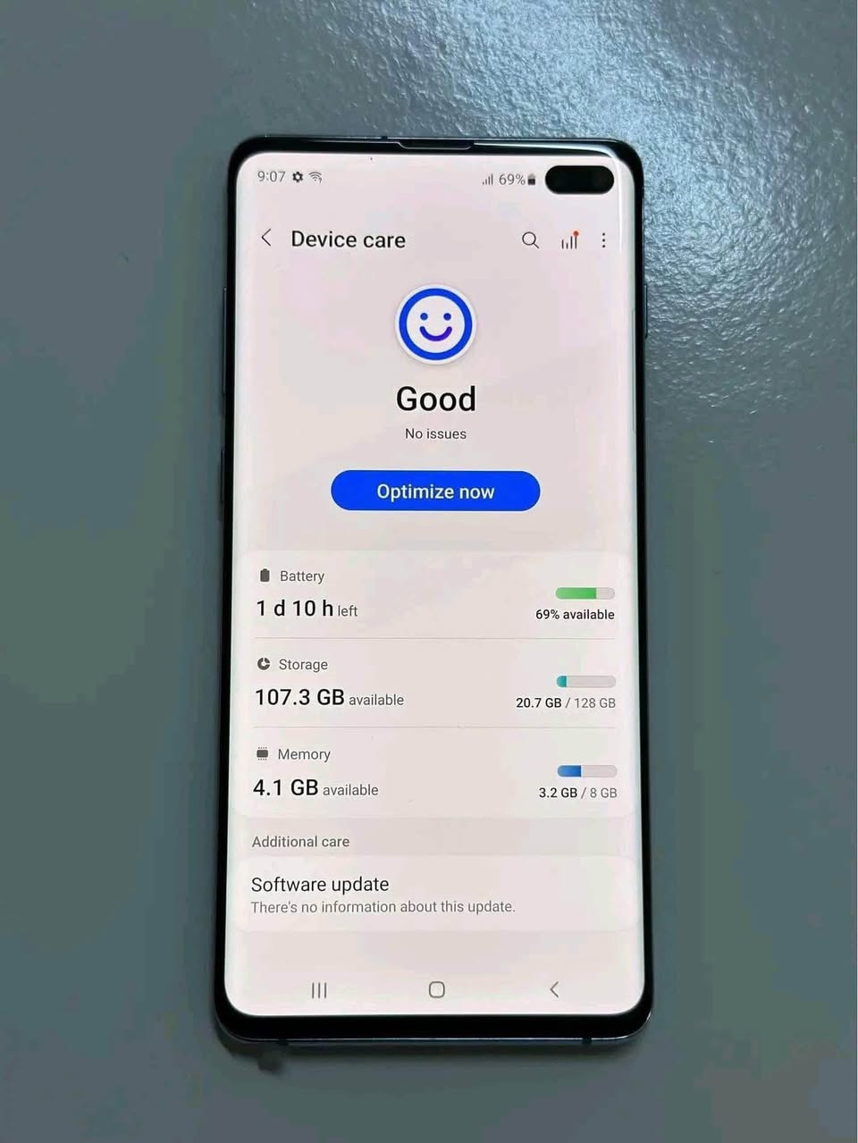 A picture of Samsung s10