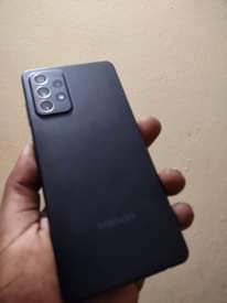 A picture of Samsung A72