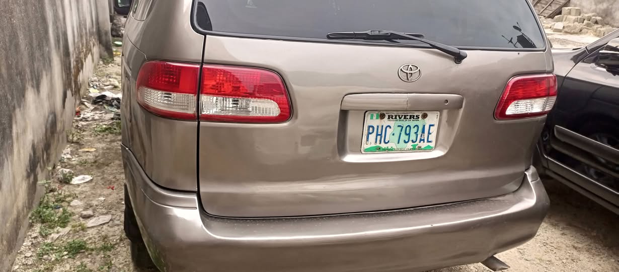 A picture of Toyota sianna