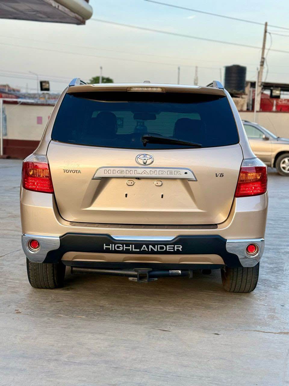 A picture of  HOT DEAL REGISTERED 2010 TOYOTA HIGHLANDER LIMITED EDITION 