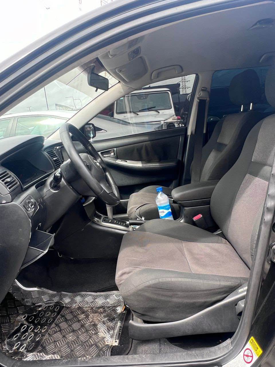 A picture of Toyota Corolla Obama 2005 model