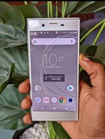 A picture of sony xz1 ram4 64Gb