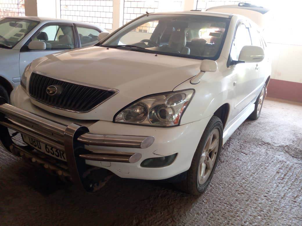 A picture of Toyota harrier 3.0 19.5m