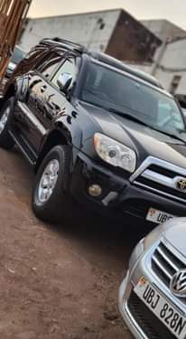 A picture of Toyota Hilux surf model 2007