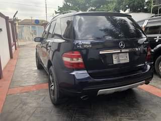 A picture of Mercedes Benz ML350