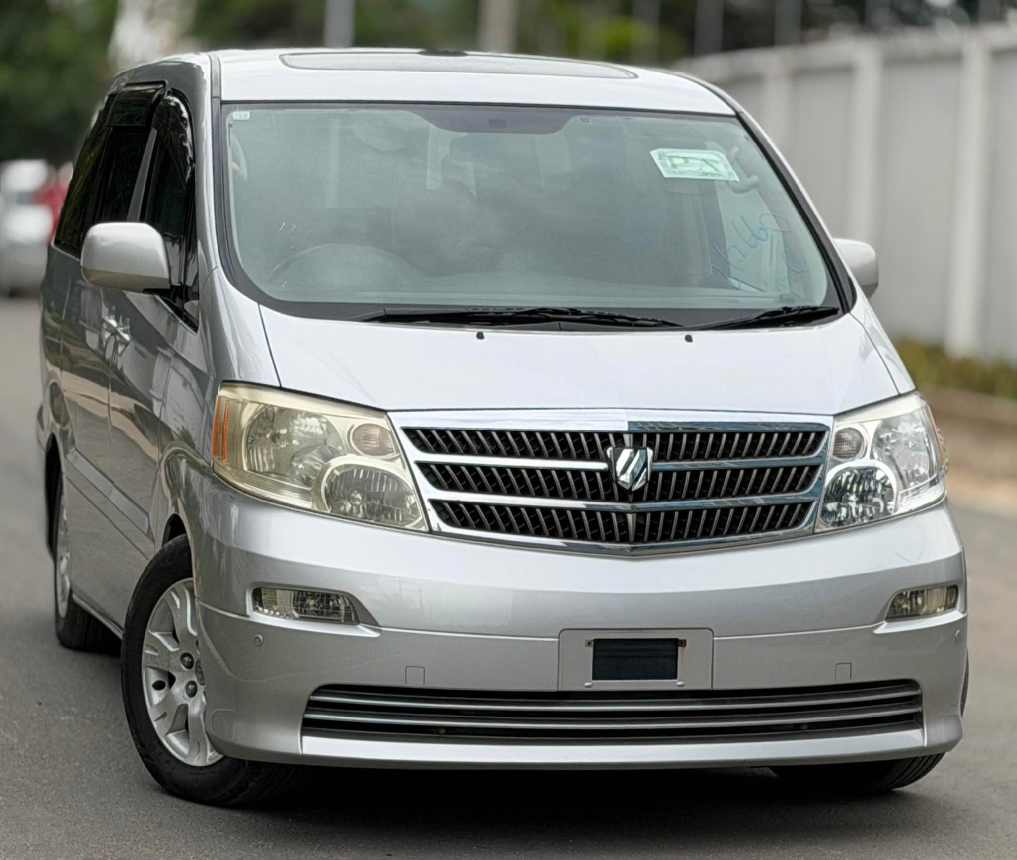 A picture of PRICE 23 9M unregested On Sale TOYOTA ALPHARD