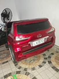 A picture of Lexus LX570 Kid Car