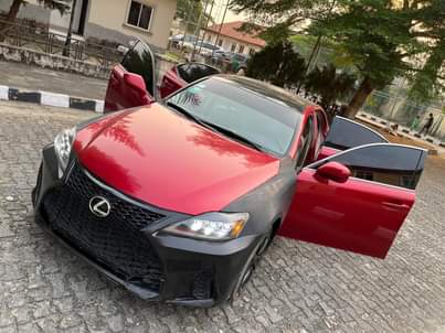 A picture of Lexus is250