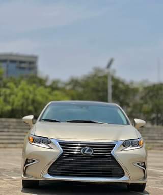 A picture of 2017 LEXUS ES350