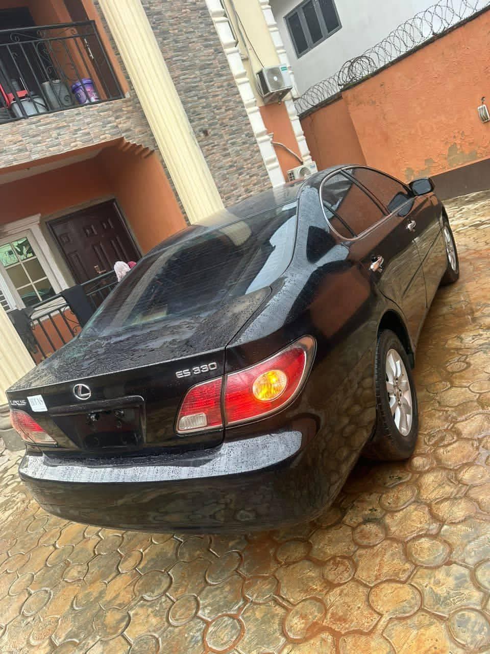 A picture of 2004 Lexus es330 09039685463