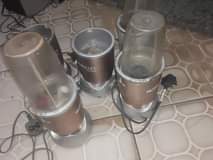 A picture of NUTRIBULLET BLENDER ZIMEKUJA USED HAPA DUKANI KINONDONI. Kwa mujibu wa