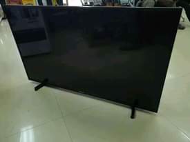 A picture of 320 000 last price for 32inch flat screen TV brand