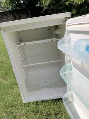 A picture of Beko fridge single door inagandsh Sana na kupoza bei 165000