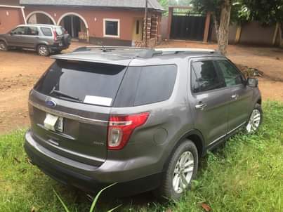 A picture of FORD EXPLORER