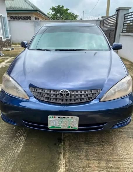 A picture of Toyota Camry 2005 model 4plugs