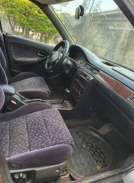 A picture of HONDA Civic 2000 Model