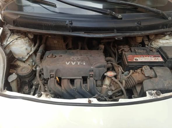 A picture of Clean 2009 Toyota Yaris