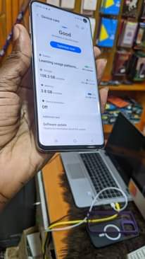 A picture of Samsung S10