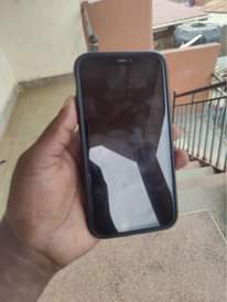 A picture of IPHONE 11 256 GB