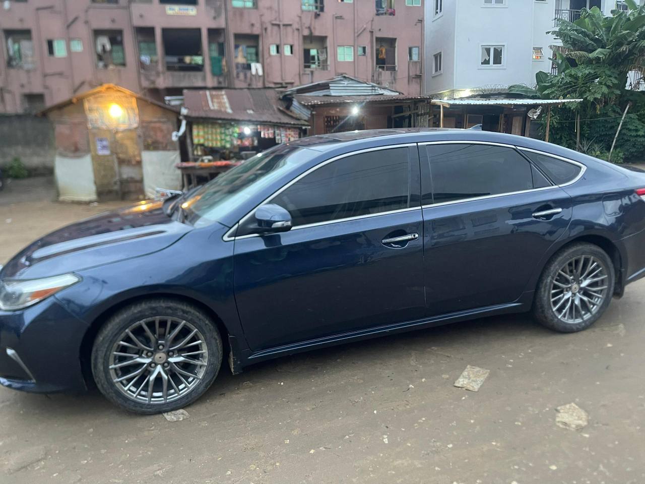 A picture of 2014 Toyota Avalon fullest option