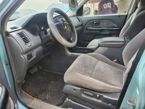 A picture of Extremely super sharp 03 Honda Pilot Sharp as seen Complete