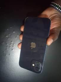 A picture of Iphone 12