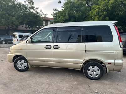 A picture of TOYOTA NOAH SR40 BEI MILIONI 16 8