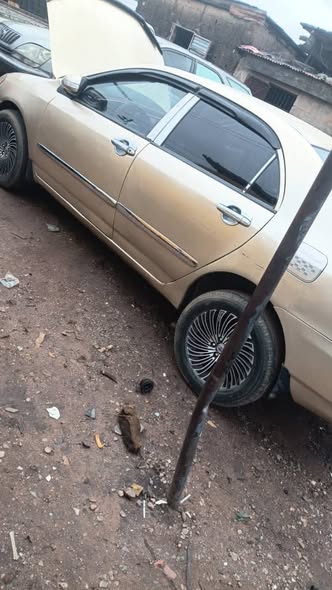 A picture of Very clean 06 Toyota corolla