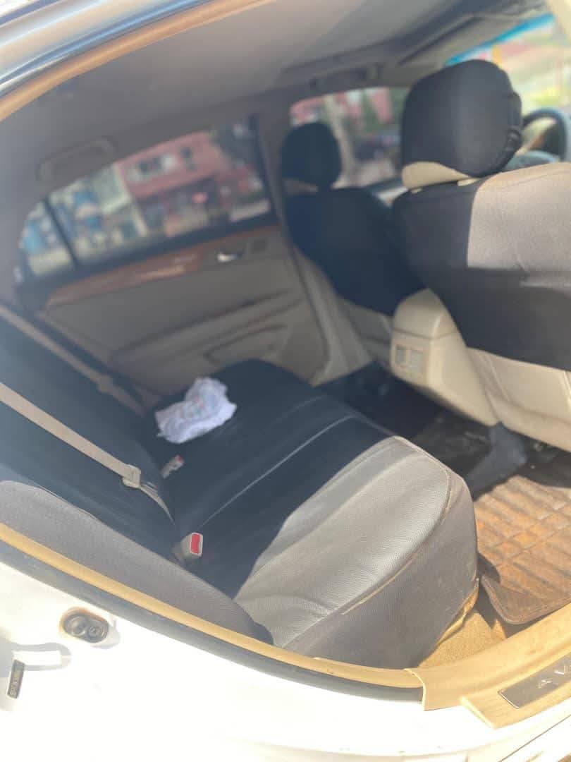 A picture of 2009 Toyota avalon