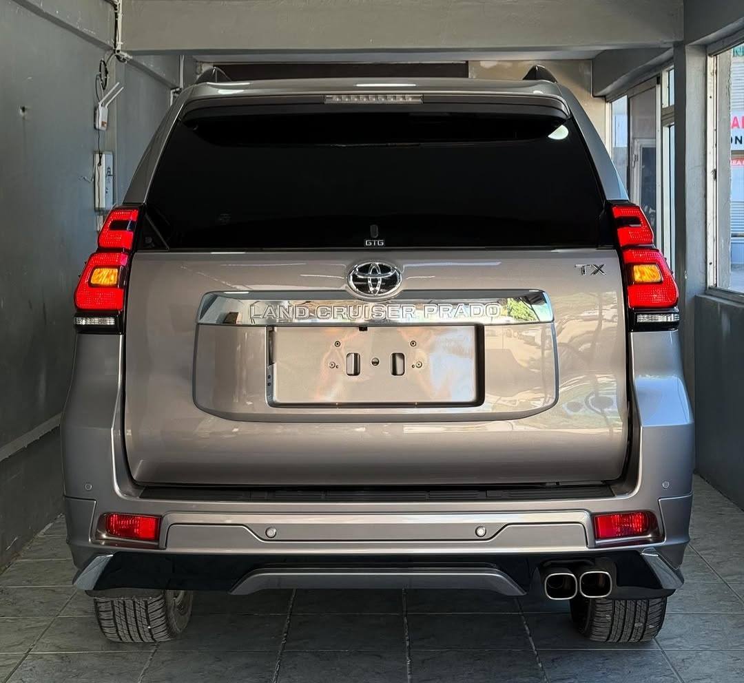 A picture of TOYOTA LANDCRUISER PRADO TXL