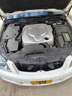 A picture of TOYOTA CROWN 2006