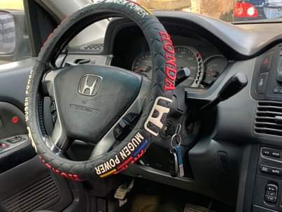 A picture of 2004 HONDA PILOT