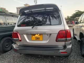 A picture of  LANDCRUISER_0620356906