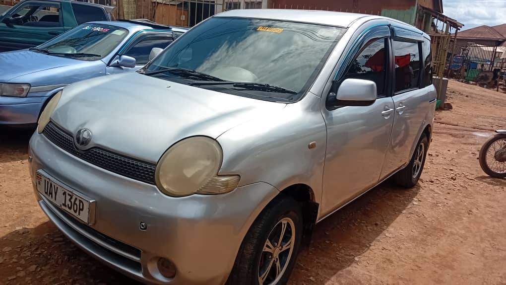 toyota sienta