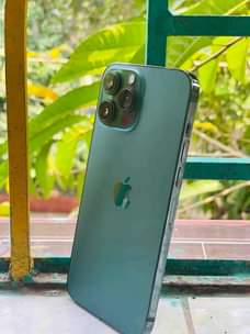 A picture of IPHONE 13pro max call WhatsApp 0702378741