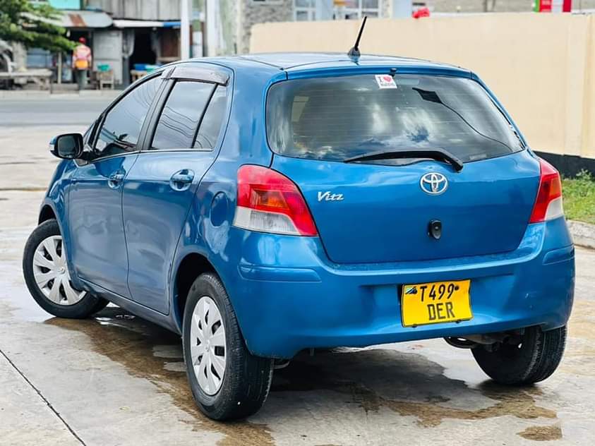 A picture of Toyota vitz new