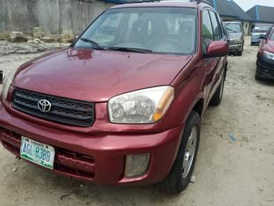 A picture of DISTRESS SALE SHARP 2004 TOYOTA RAV4 Engine very silent Gear