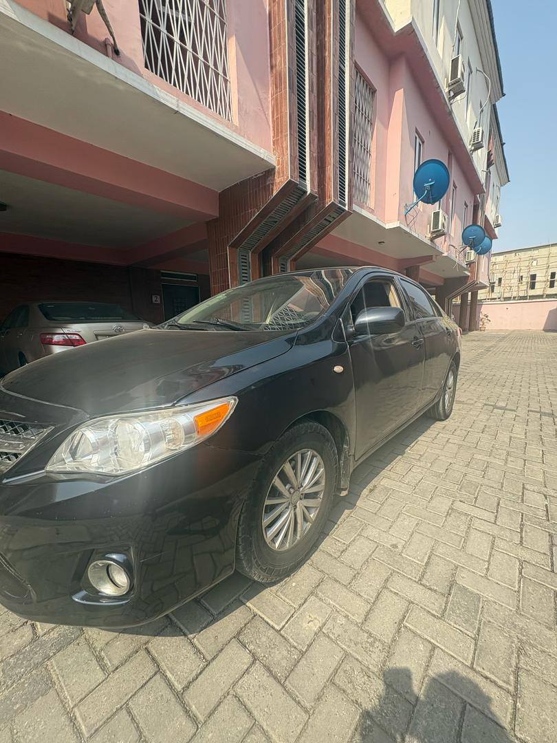 A picture of Clean 2013 Toyota Corolla
