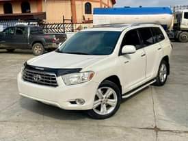 A picture of  8 MONTHS DRIVEN TOYOTA HIGHLANDER 2008 LIMITED